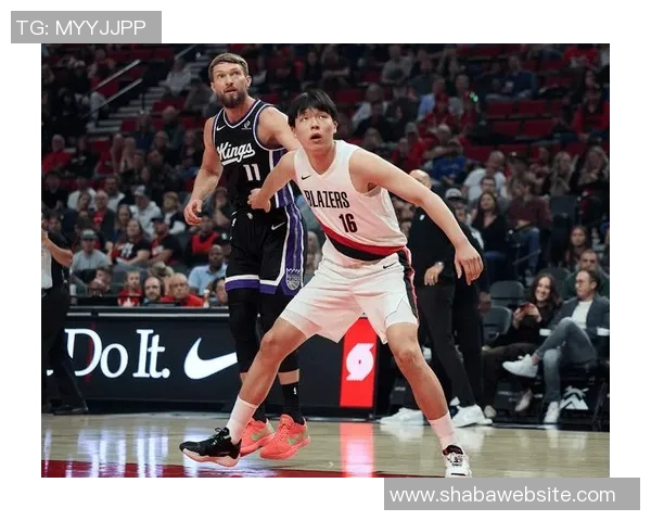 杨瀚森在比赛中掩护和传球速度较慢但节奏略快于克林根